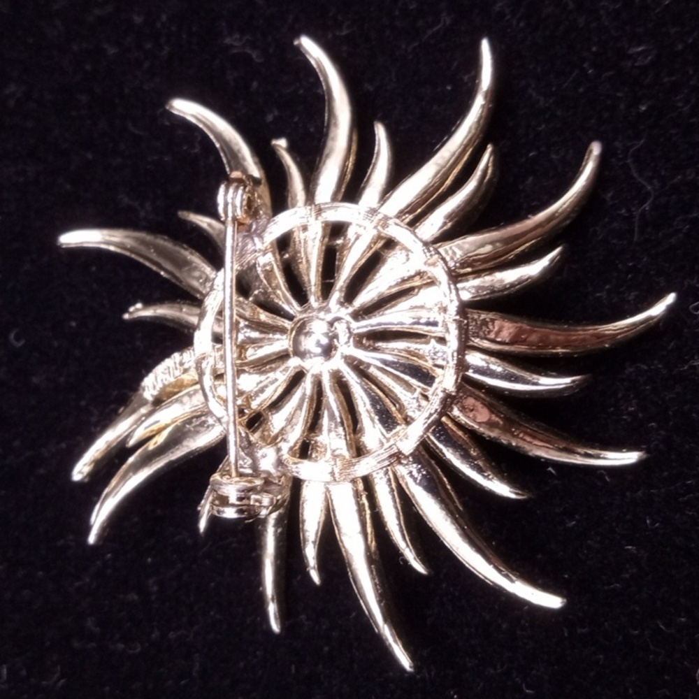 1950: LISNER FLOWER BROOCH - Picture 5 of 8
